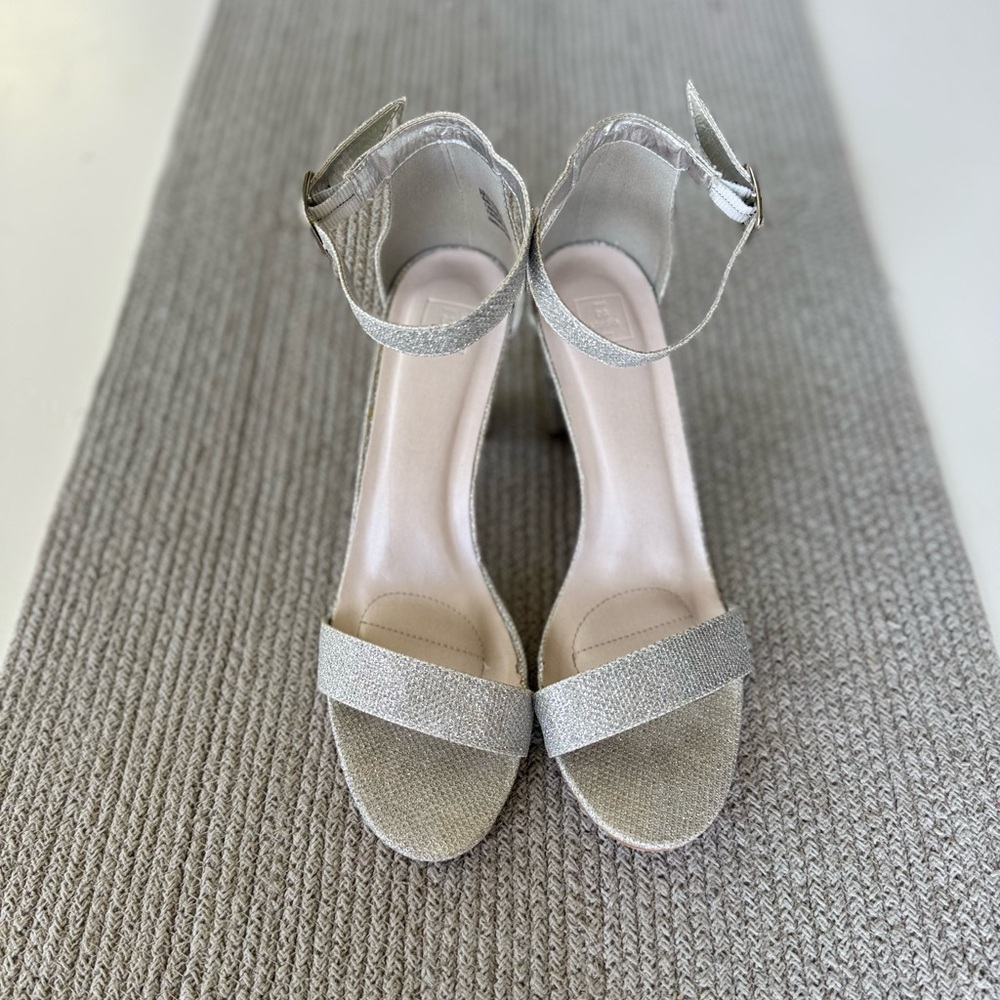 DB Studio Arya Silver Sparkle Block Heel Ankle Strap Dressy Heels Sandals 8.5 - Picture 14 of 15